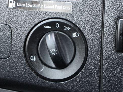 Used 2016 Mercedes-Benz Sprinter 2500 image 21