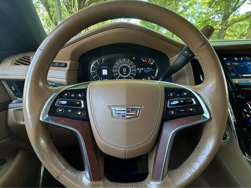 Used 2016 Cadillac Escalade 2WD image 25