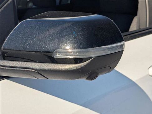 Used 2024 Chevrolet Traverse Z71 image 5