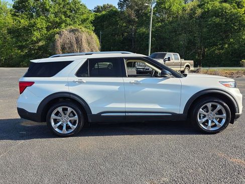 Used 2020 Ford Explorer Platinum w/ Premium Technology Package AWD/4WD image 15