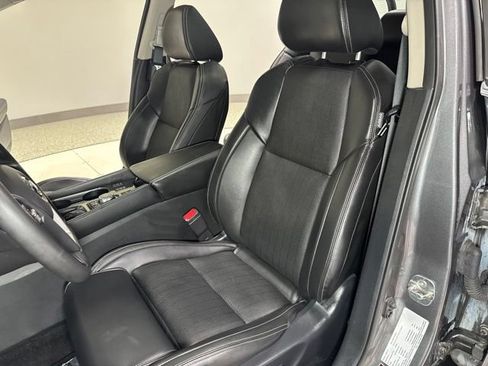 Used 2018 Nissan Maxima 3.5 SL FWD image 16