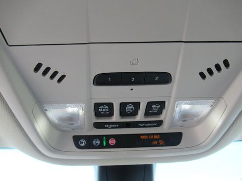 Used 2024 Buick Enclave Premium w/ Experience Buick Package FWD image 29