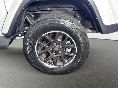 Used 2023 Jeep Gladiator Overland w/ Trailer Tow Package image 31