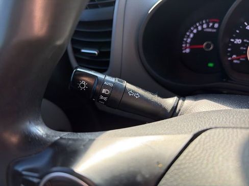 Used 2019 Kia Soul image 32