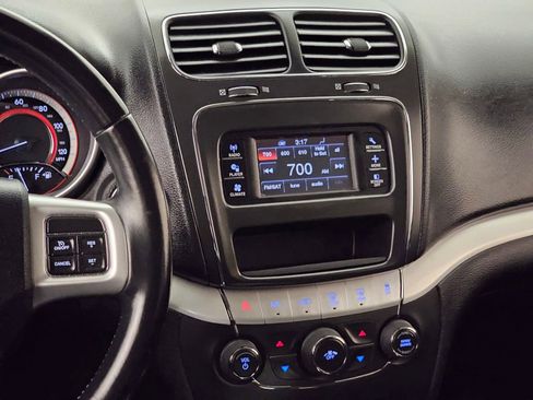 Used 2019 Dodge Journey SE w/ Premium Group image 17