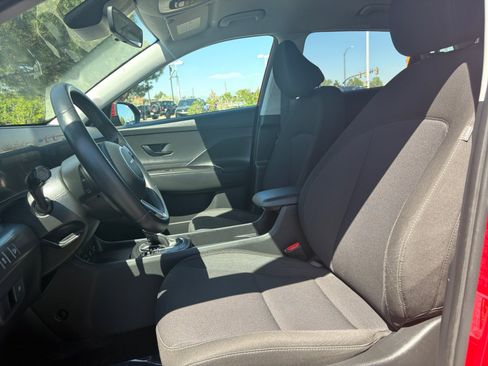 Used 2025 Hyundai Kona SEL AWD/4WD image 12
