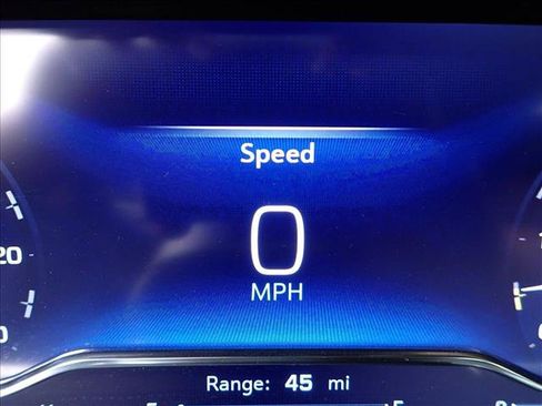 Used 2025 Chevrolet Silverado 1500 High Country AWD/4WD image 27