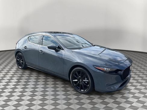 Used 2025 MAZDA MAZDA3 2.5 S Hatchback w/ Premium Pkg image 3
