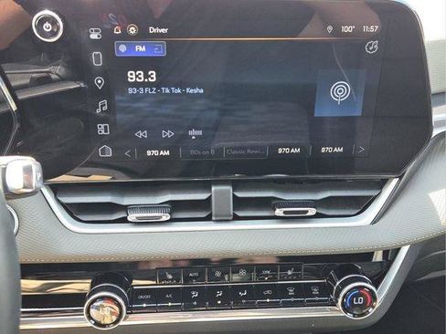 Used 2025 Chevrolet Equinox LT w/ Convenience Package II FWD image 24
