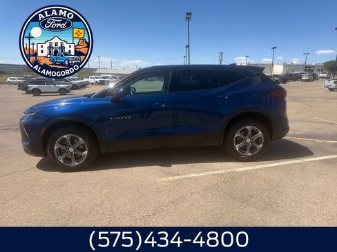 Used 2023 Chevrolet Blazer LT FWD image 2