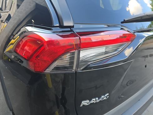 Used 2021 Toyota RAV4 XLE Premium FWD image 34