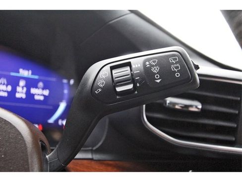 Used 2023 Ford Explorer King Ranch w/ Premium Technology Package image 17