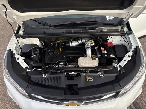 Used 2022 Chevrolet Trax LT w/ LT Convenience Package image 21