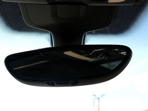 Used 2015 Porsche Cayenne S w/ Premium Package image 33