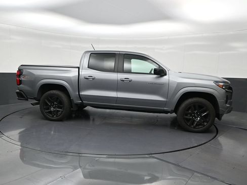 Used 2025 Chevrolet Colorado Z71 w/ Technology Package AWD/4WD image 7