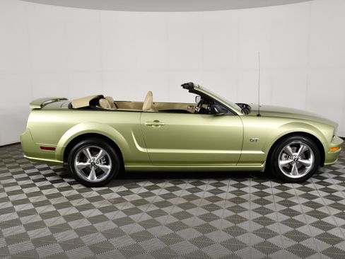 Used 2006 Ford Mustang GT RWD image 5