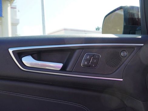 Used 2024 Ford Edge Titanium image 8