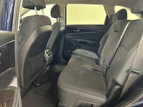 Used 2018 Kia Sorento AWD image 23