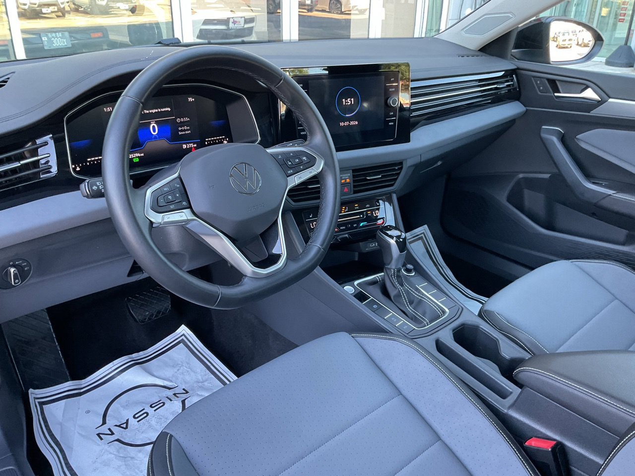 Used 2025 Volkswagen Jetta SE FWD image 12