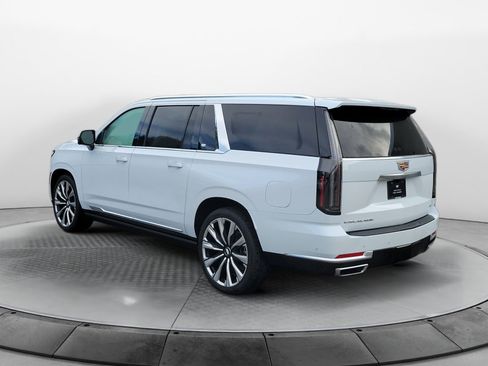 Certified 2026 Cadillac Escalade ESV Luxury w/ Touring Package AWD/4WD image 5