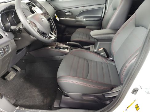 New 2025 Mitsubishi Outlander Sport SE image 8