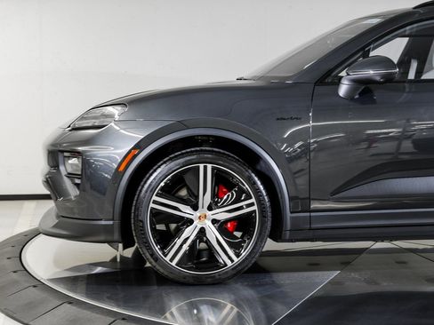 New 2026 Porsche Macan 4S Electric AWD/4WD image 11