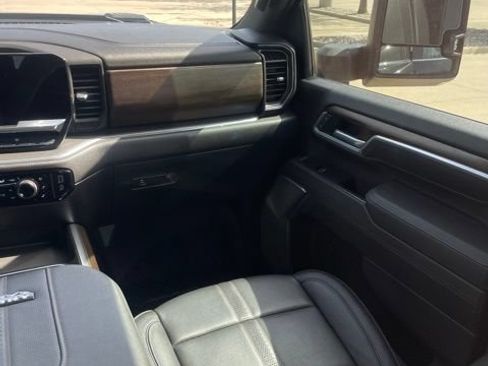 Used 2025 Chevrolet Silverado 3500 High Country w/ High Country Premium Package AWD/4WD image 10