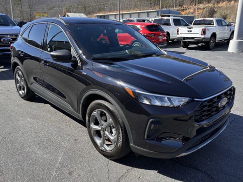 Used 2025 Ford Escape ST-Line FWD image 4