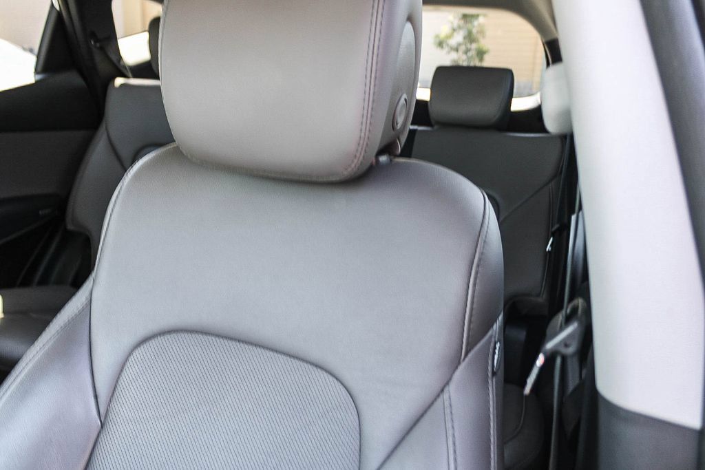 Used 2017 Hyundai Santa Fe Sport FWD image 25