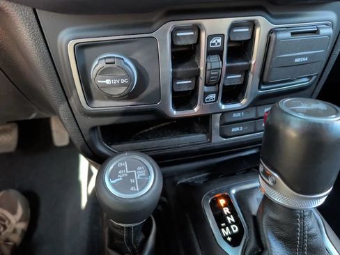 Used 2024 Jeep Wrangler Unlimited Sahara w/ Safety Group AWD/4WD image 37
