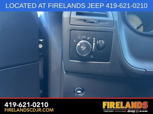 Used 2014 Dodge Challenger R/T image 19