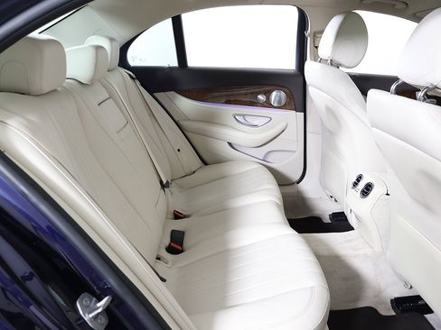 Used 2017 Mercedes-Benz E 300 4MATIC image 36
