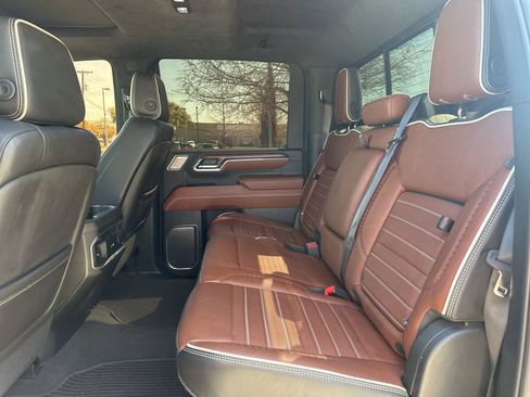 Used 2024 GMC Sierra 2500 Denali Ultimate image 7