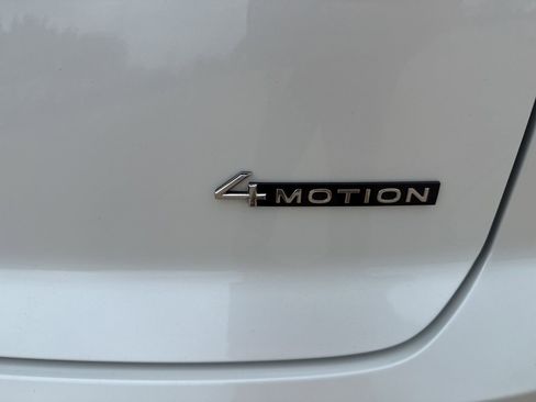 Used 2024 Volkswagen Atlas Cross Sport SEL R-Line image 10