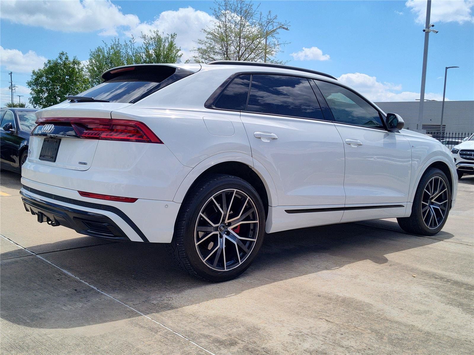 Used 2019 Audi Q8 Prestige w/ Adaptive Chassis Package AWD/4WD image 8