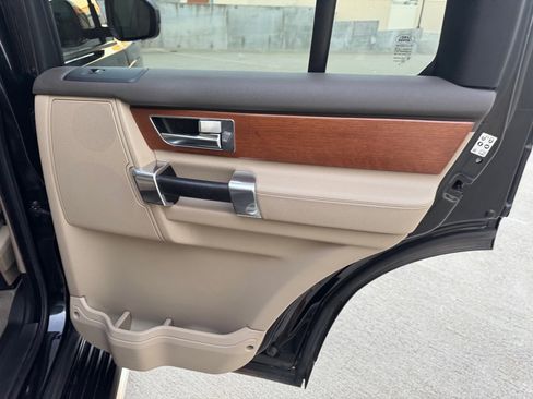 Used 2016 Land Rover LR4 HSE image 29