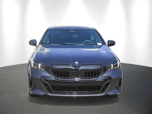 New 2026 BMW 530i w/ M Sport Package RWD image 2