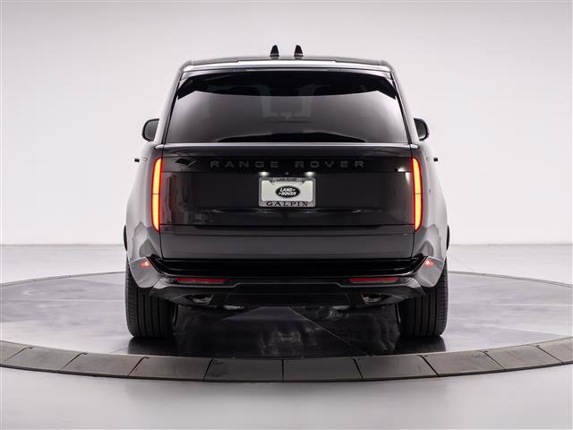 Used 2025 Land Rover Range Rover Long Wheelbase SE AWD/4WD image 4