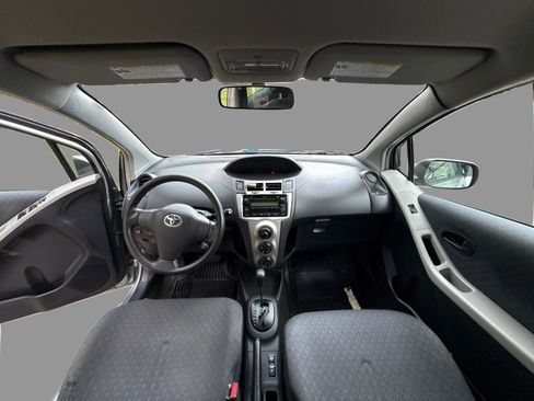 Used 2009 Toyota Yaris 4-Door Hatchback FWD image 21
