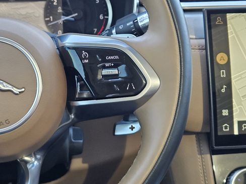 Used 2022 Jaguar F-PACE S image 30