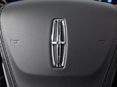 New 2026 Lincoln Aviator AWD image 36