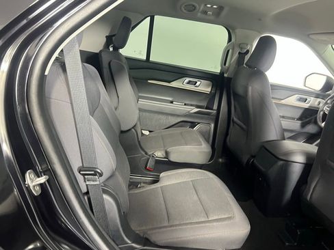 Used 2025 Ford Explorer Active image 31