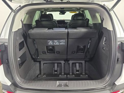 Used 2025 Kia Carnival SX Prestige FWD image 41