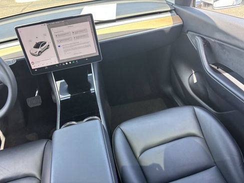 Used 2021 Tesla Model Y Long Range AWD/4WD image 16