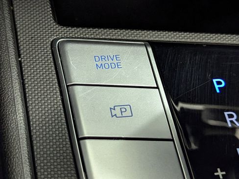 Used 2023 Hyundai Elantra SEL image 24