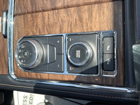 Used 2018 Ford Expedition Platinum AWD/4WD image 17