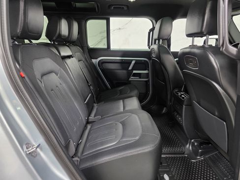 Used 2022 Land Rover Defender 110 X-Dynamic SE AWD/4WD image 4