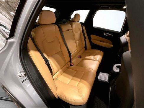 Certified 2024 Volvo XC60 T8 Ultimate w/ Climate Package image 28