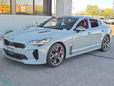 Used 2020 Kia Stinger GT1 image 3