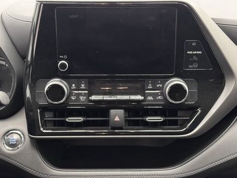 Used 2023 Toyota Highlander LE image 30